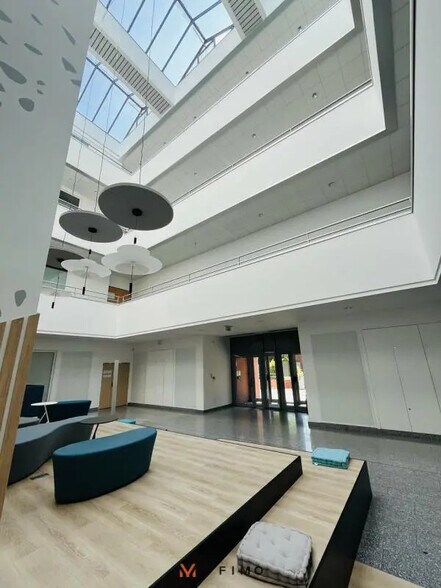 Bureau dans Guyancourt à louer - Photo intérieure - Image 2 de 4