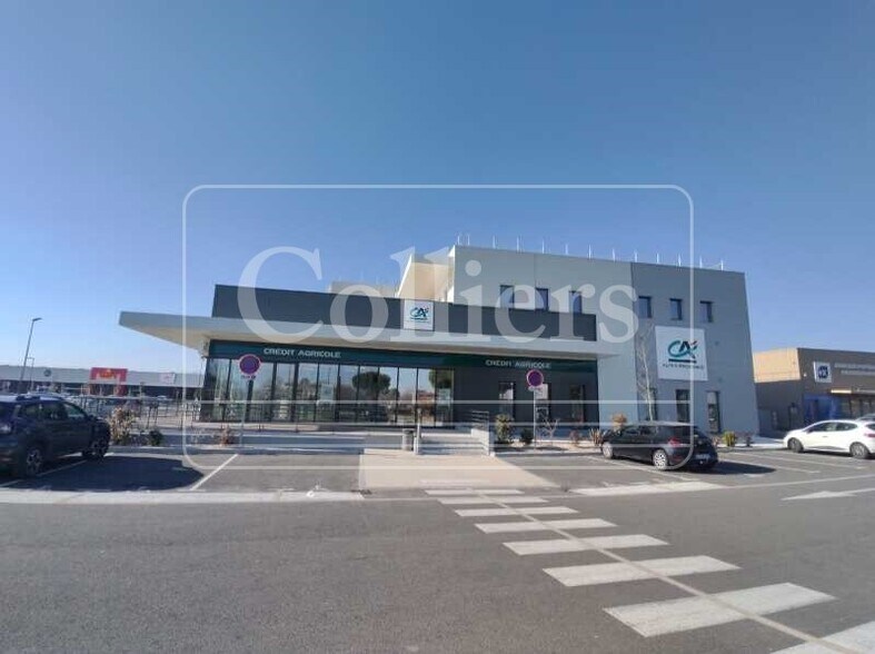 828 Route D'Aix, Pertuis for lease - Building Photo - Image 1 of 8