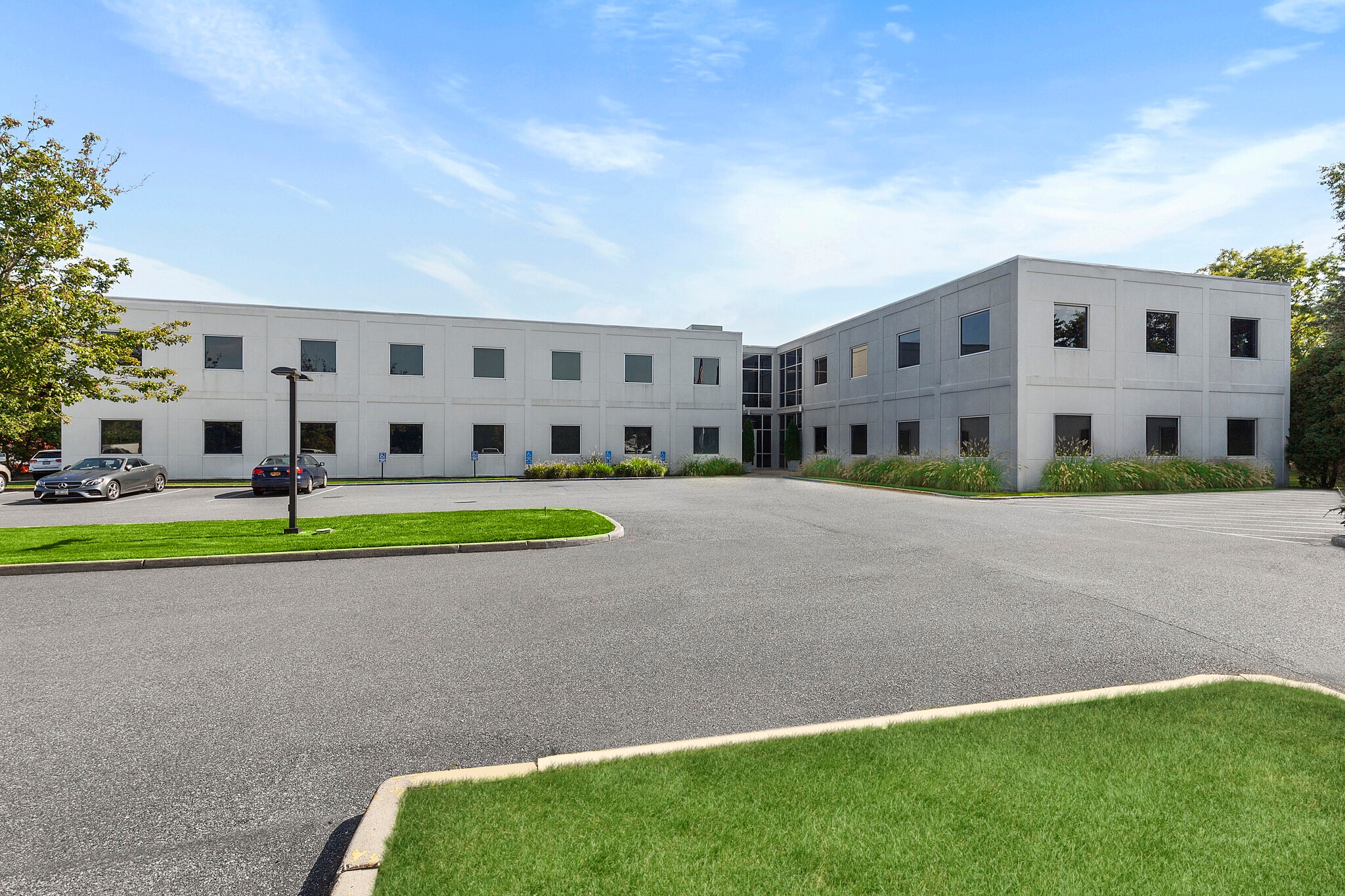 33 Flying Point Rd, Southampton, NY for lease Primary Photo- Image 1 of 9