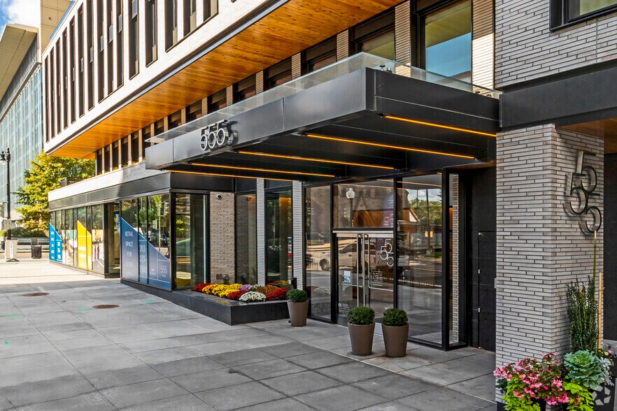 555 E St SW, Washington, DC à louer - Photo du bâtiment - Image 2 de 54