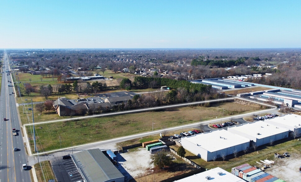 1025 W Hudson Rd, Rogers, AR à vendre - Photo du bâtiment - Image 2 de 7