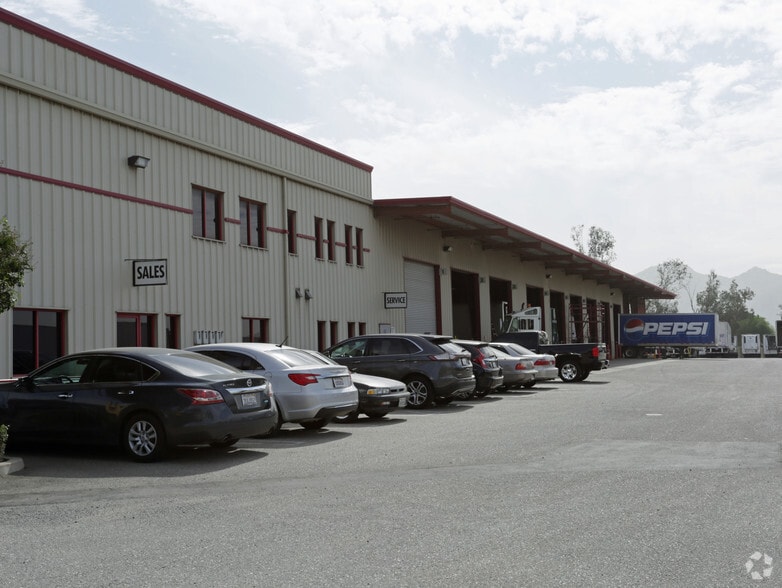 16025 Slover Ave, Fontana, CA for lease - Building Photo - Image 2 of 3