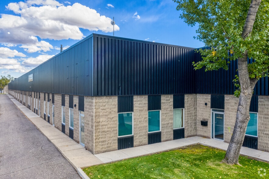 3915 78th Ave SE, Calgary, AB for lease - Building Photo - Image 3 of 6