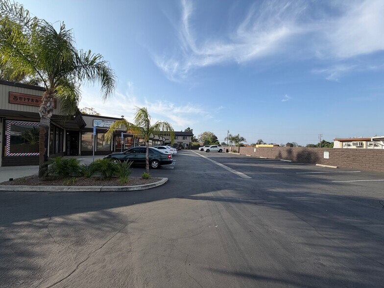 20628 E Arrow Hwy, Covina, CA à louer - Photo du bâtiment - Image 2 de 12