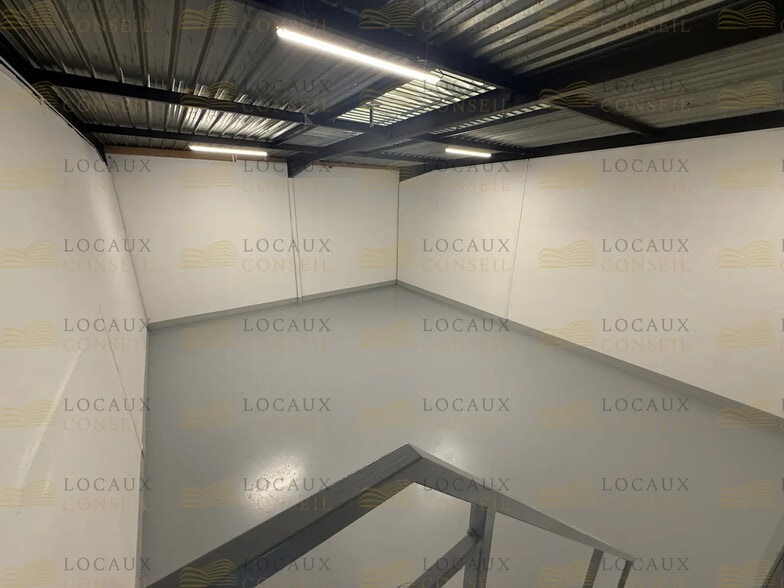 Flex dans SAINT-OUEN-L'AUMONE à louer - Photo intérieure - Image 1 de 7