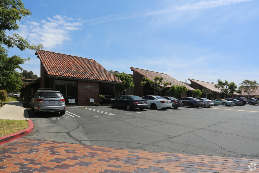 245 Fischer Ave, Costa Mesa, CA for lease - Building Photo - Image 1 of 27