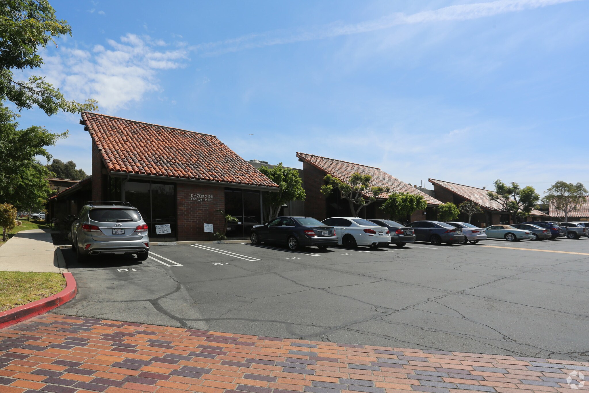 245 Fischer Ave, Costa Mesa, CA à louer Photo du bâtiment- Image 1 de 28
