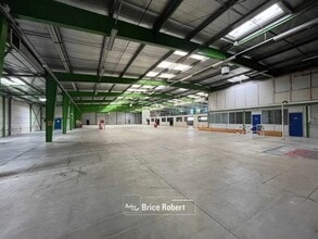 Industrial in Brignais for lease Interior Photo- Image 1 of 4