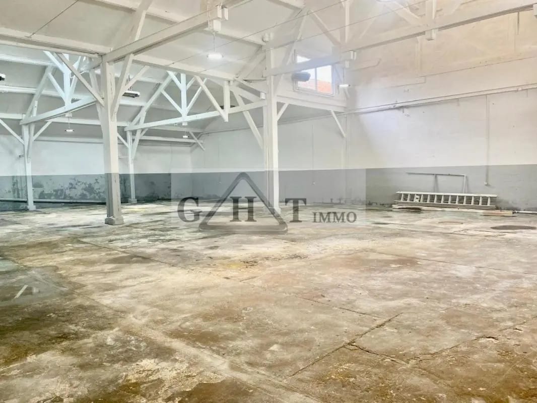 Industrial in Corbeil-Essonnes for sale Interior Photo- Image 1 of 18
