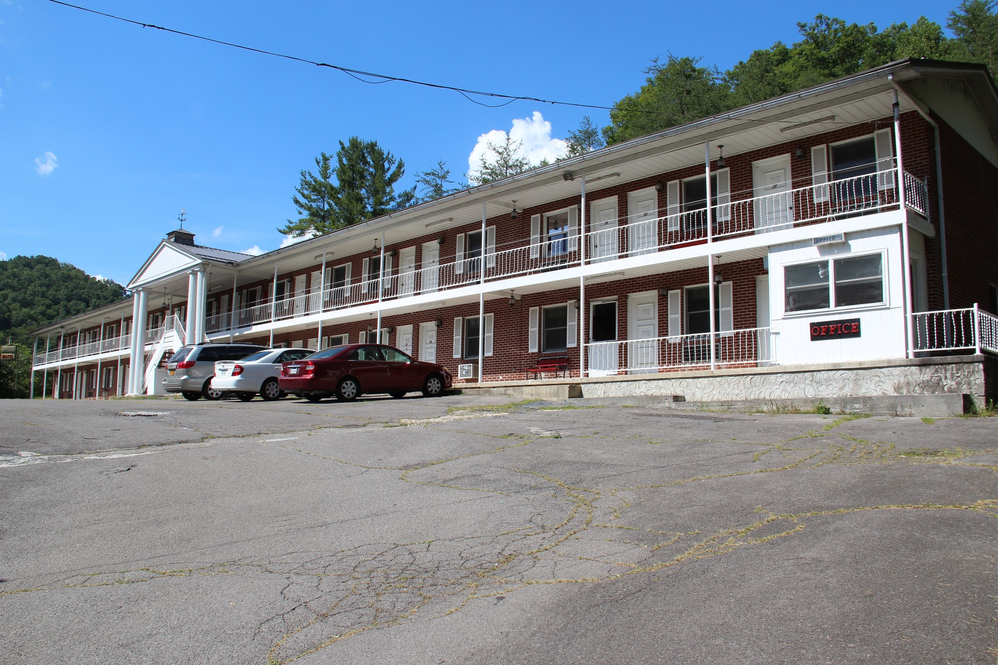 10232 Orby Cantrell Hwy, Pound, VA for sale Primary Photo- Image 1 of 17