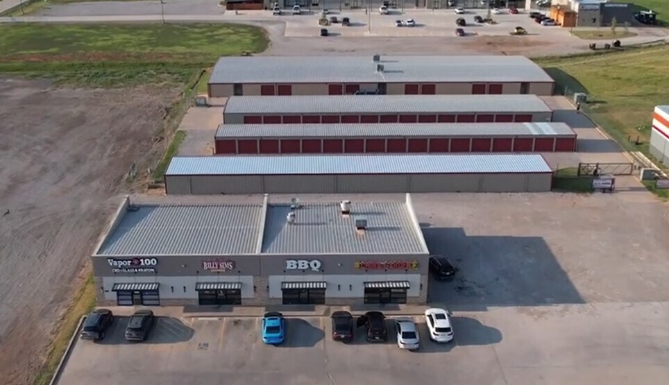 7602 Us-277 Hwy, Elgin, OK à vendre - Vidéo aérienne - Image 2 de 8