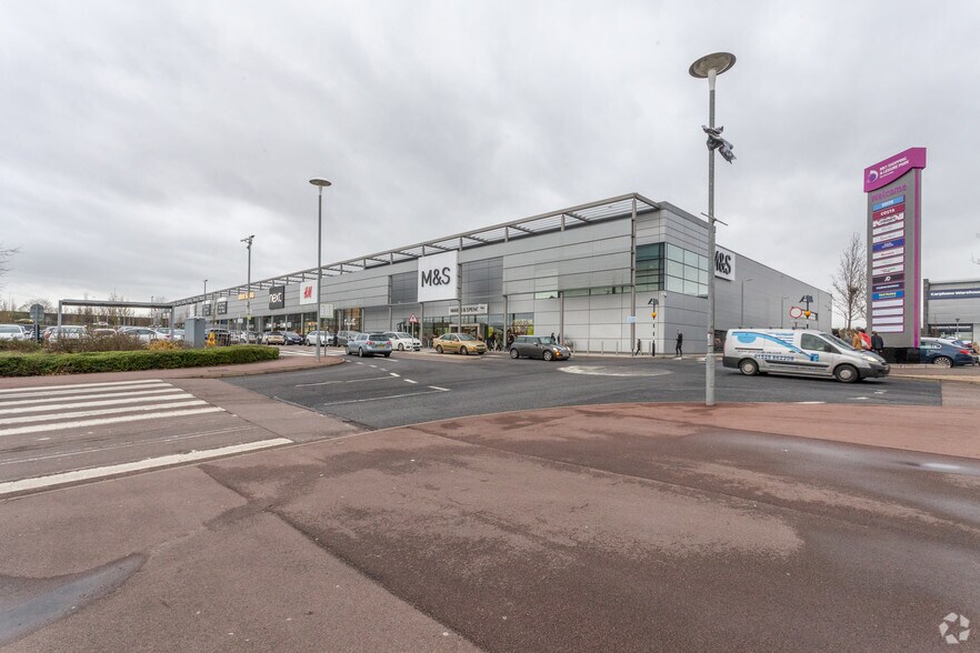 1-8 Stadium Way W, Milton Keynes à louer - Photo du bâtiment - Image 2 de 10