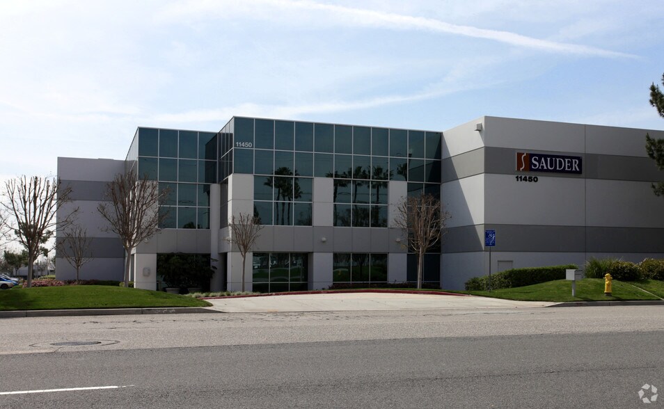 11450 Philadelphia St, Jurupa Valley, CA à louer - Photo du bâtiment - Image 3 de 12