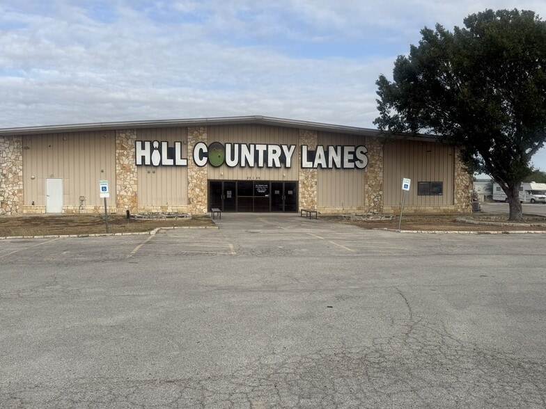 23129 N Interstate 35, New Braunfels, TX for lease - Building Photo - Image 1 of 5