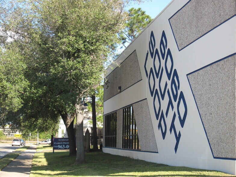 6060 South Loop E, Houston, TX à louer - Photo du bâtiment - Image 1 de 2