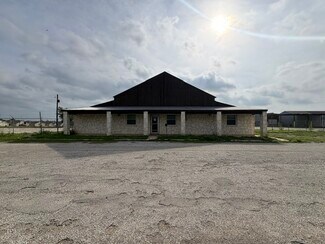 Plus de détails pour 1500 Simmons Ave, Jourdanton, TX - Industriel à vendre