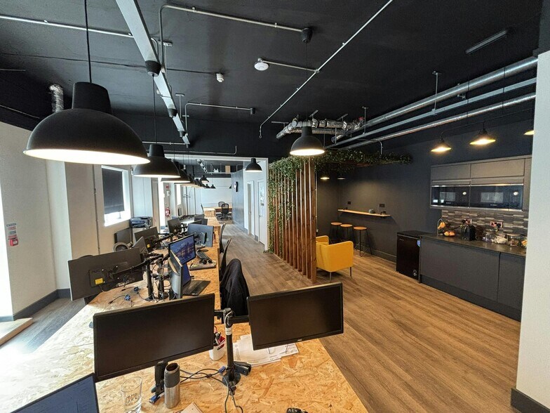 10-20 Hotwell Rd, Bristol à louer - Photo du bâtiment - Image 2 de 11