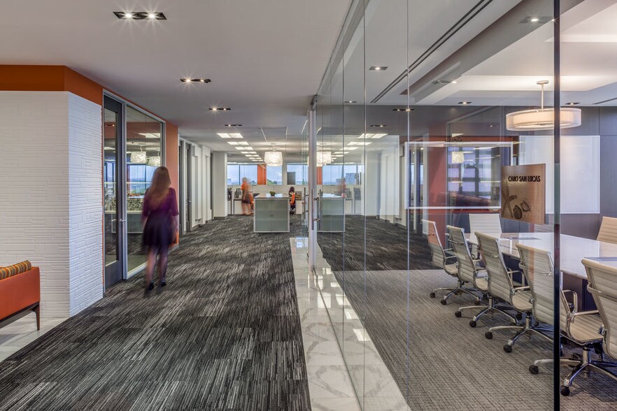 4100 Newport Place Dr, Newport Beach, CA à louer - Photo intérieure - Image 3 de 12