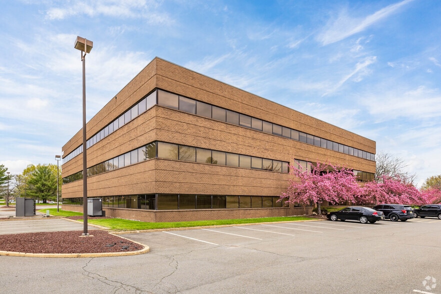 810 Bear Tavern Rd, Ewing, NJ for lease - Building Photo - Image 3 of 4