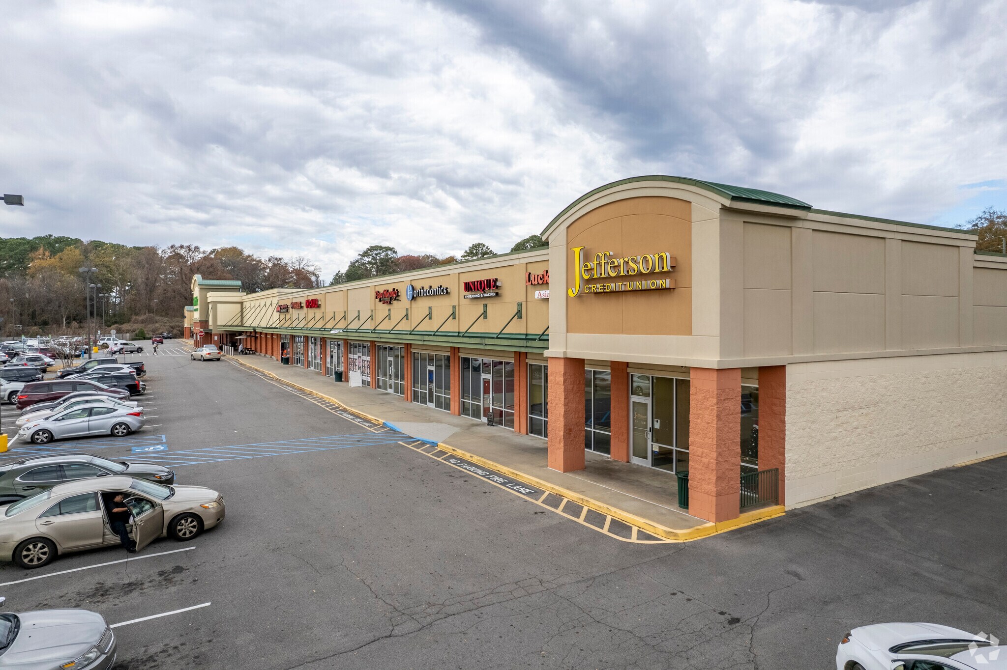 3014 Allison Bonnett Memorial Dr, Bessemer, AL à louer Photo du bâtiment- Image 1 de 6