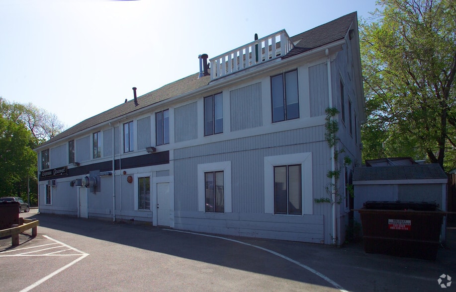 11 River St, Wellesley, MA for lease - Building Photo - Image 3 of 12