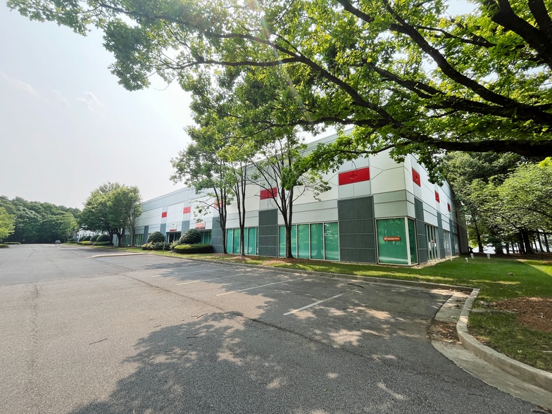 4345 International Pky, Hapeville, GA for lease - Building Photo - Image 3 of 8