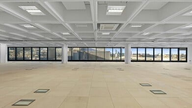 91 Brick Ln, London for lease Interior Photo- Image 2 of 4