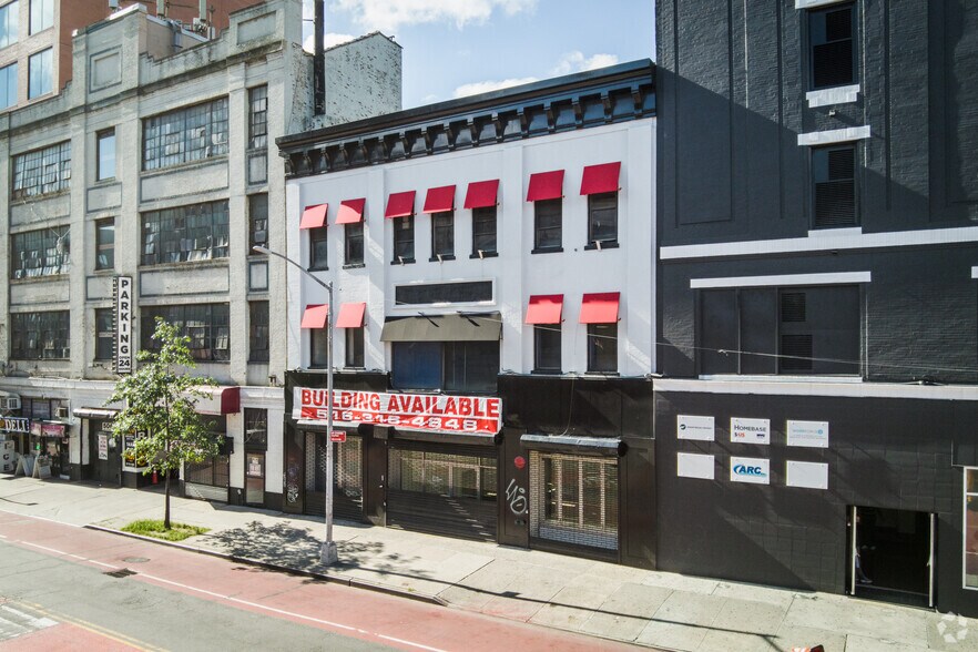 512 W 181st St, New York, NY à louer - Photo du bâtiment - Image 3 de 15