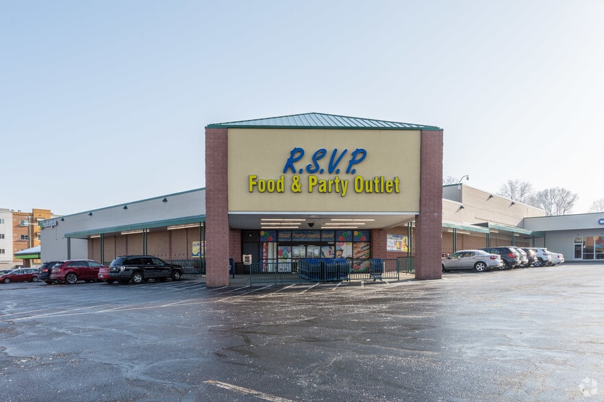 1543-1601 Hawkins Ave, Akron, OH for lease - Primary Photo - Image 1 of 3