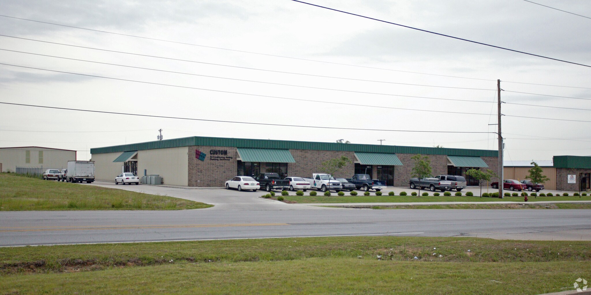 901-905 S 9th St, Broken Arrow, OK for lease Building Photo- Image 1 of 8