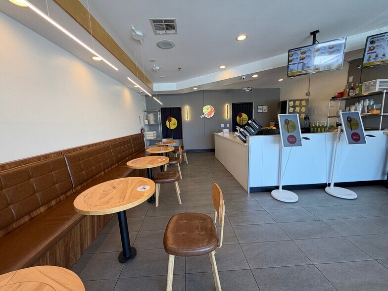 627-655 W Duarte Rd, Arcadia, CA à louer - Photo du bâtiment - Image 2 de 12