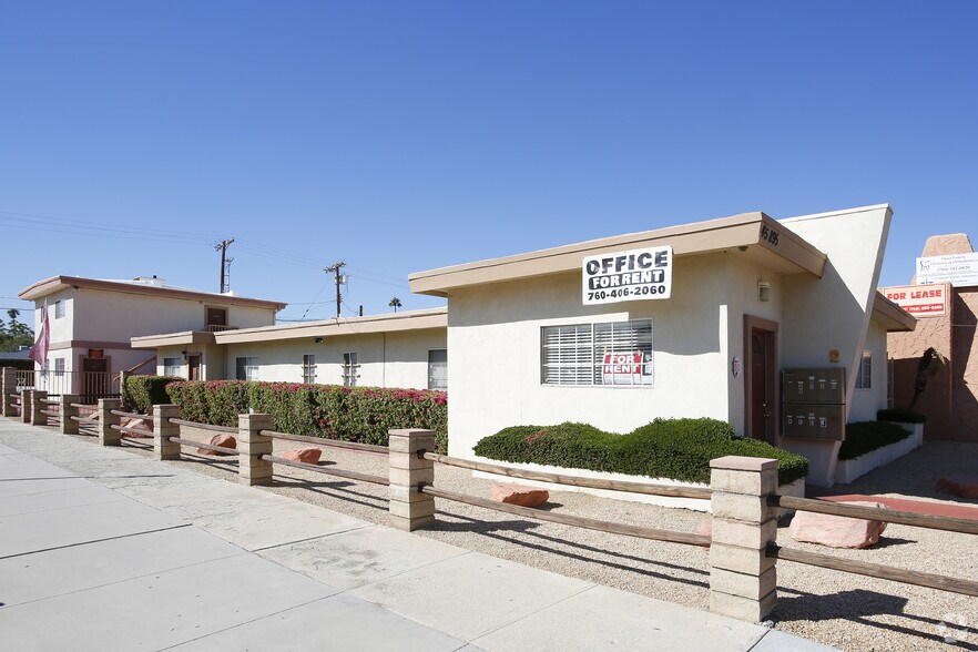 45895 Oasis St, Indio, CA à louer - Photo du bâtiment - Image 2 de 12