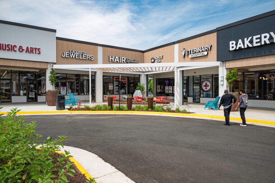 9521-9581 Braddock Rd, Fairfax, VA à louer - Photo du bâtiment - Image 2 de 12
