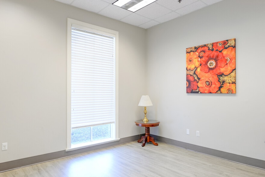 1221 24th Ave, Meridian, MS for lease - Interior Photo - Image 3 of 15