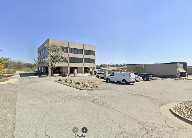 4515 Fleur Dr, Des Moines, IA for sale - Building Photo - Image 2 of 2