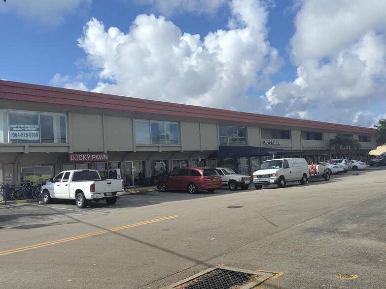 4861 N Dixie Hwy, Oakland Park, FL for lease - Building Photo - Image 3 of 21