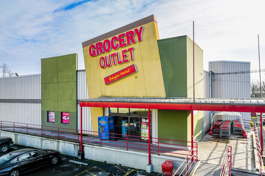 299 D St NE, Salem, OR à vendre - Photo du bâtiment - Image 3 de 7