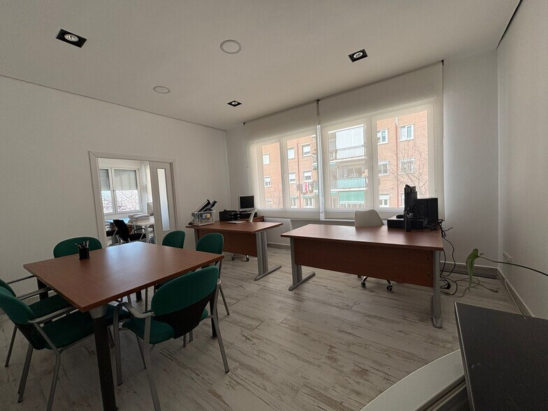 Office in Villaviciosa de Odón, Madrid for lease - Building Photo - Image 2 of 2