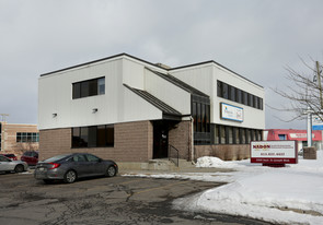 3009 St Joseph Blvd, Ottawa ON - Services immobiliers commerciaux