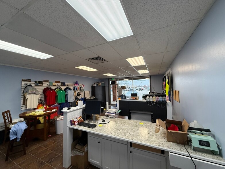 6000 N Clinton St, Fort Wayne, IN for lease - Building Photo - Image 2 of 3