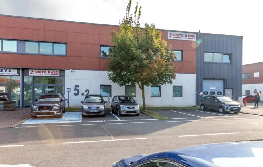 Flex dans Taverny à louer - Photo du bâtiment - Image 3 de 17