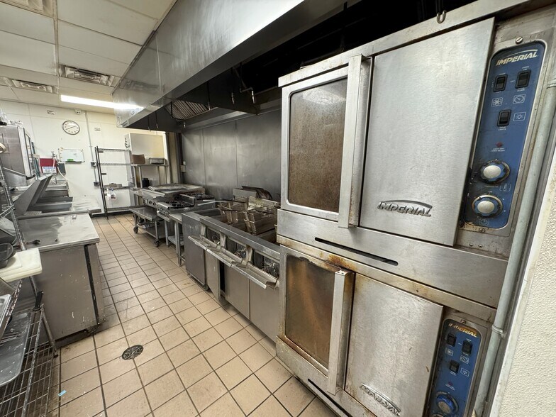 6390 E Riverside Blvd, Loves Park, IL à louer - Photo intérieure - Image 2 de 9