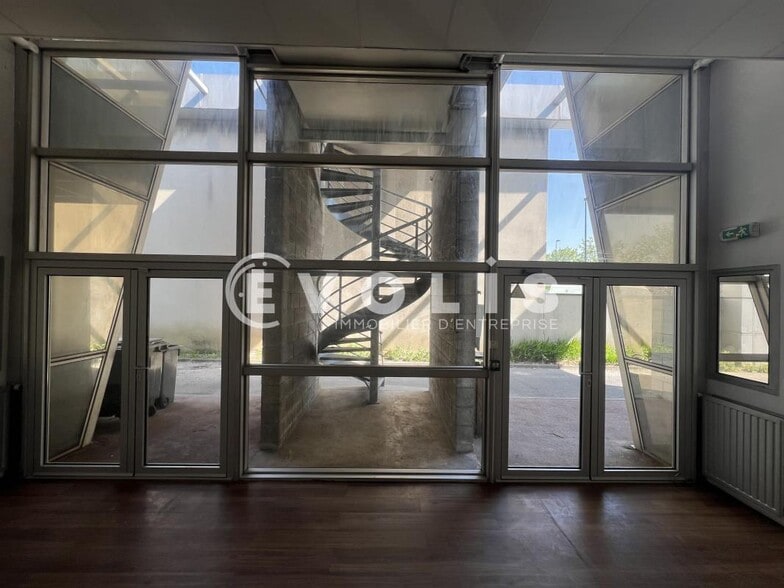 29 Rue Du Marché Rollay, Champigny-sur-Marne for lease - Interior Photo - Image 3 of 20