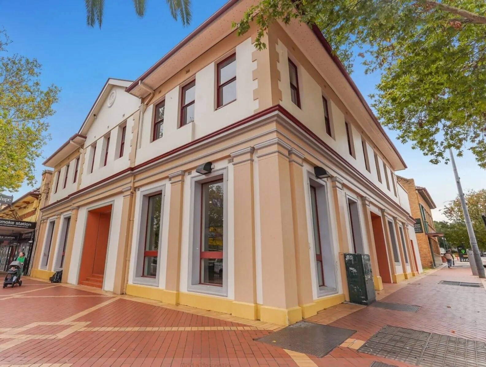 400 Peel St, Tamworth for lease Primary Photo- Image 1 of 14