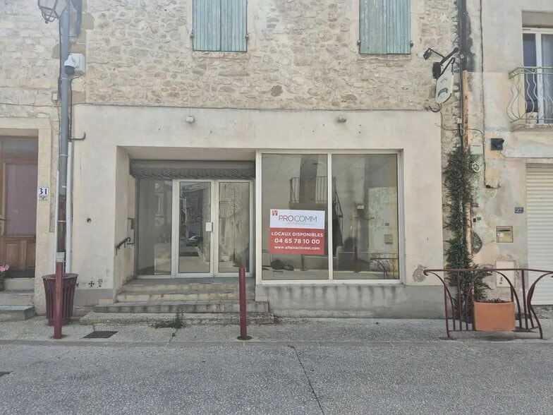 Retail in La Calmette for lease - Building Photo - Image 1 of 5