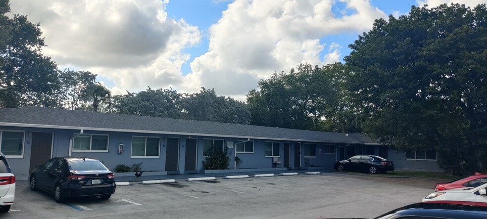 6224 Miramar Pkwy, Miramar, FL for sale - Building Photo - Image 2 of 12