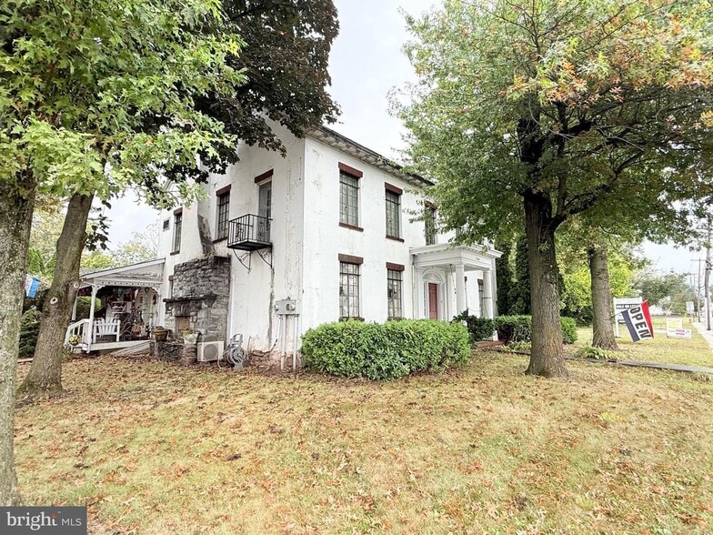 1500 E Philadelphia Ave, Gilbertsville, PA à vendre - Photo du bâtiment - Image 3 de 6