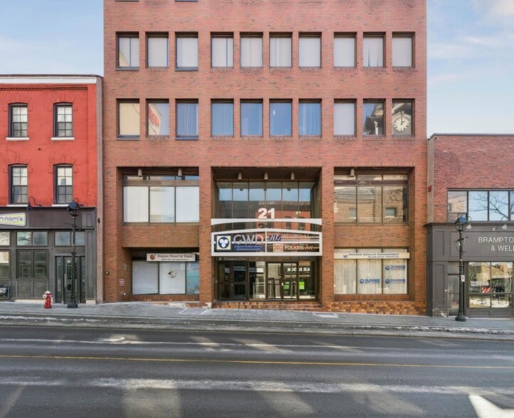 21 Queen St E, Brampton, ON à vendre - Photo du bâtiment - Image 1 de 18