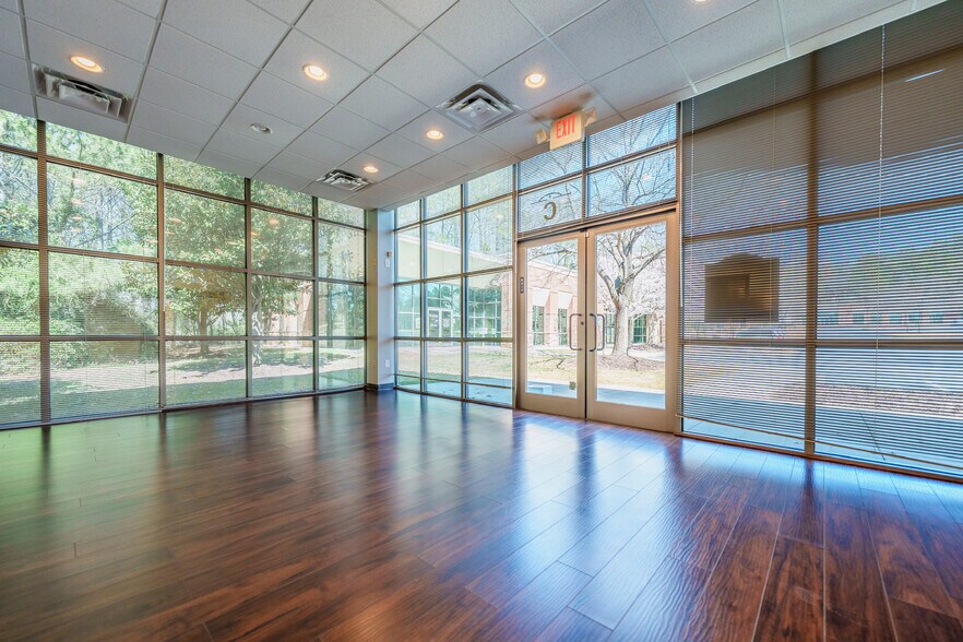 4275 Johns Creek Pky, Suwanee, GA à louer - Photo du bâtiment - Image 3 de 16