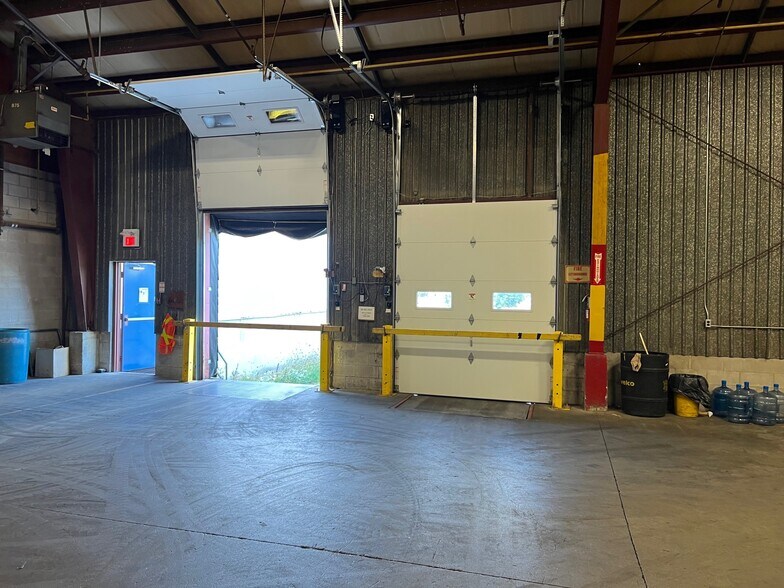 390 Second Av W, Simcoe, ON à louer - Photo intérieure - Image 3 de 11